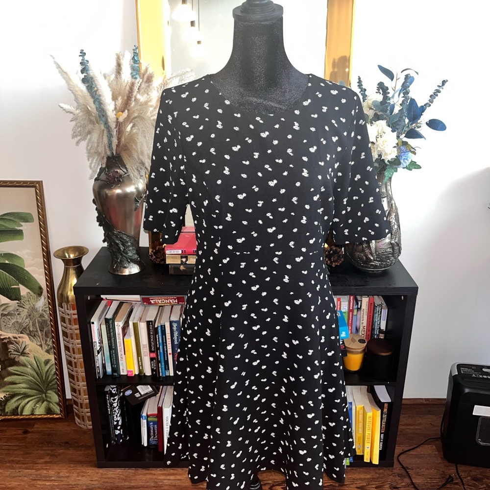 Elegant Black and White Floral Mini Dress